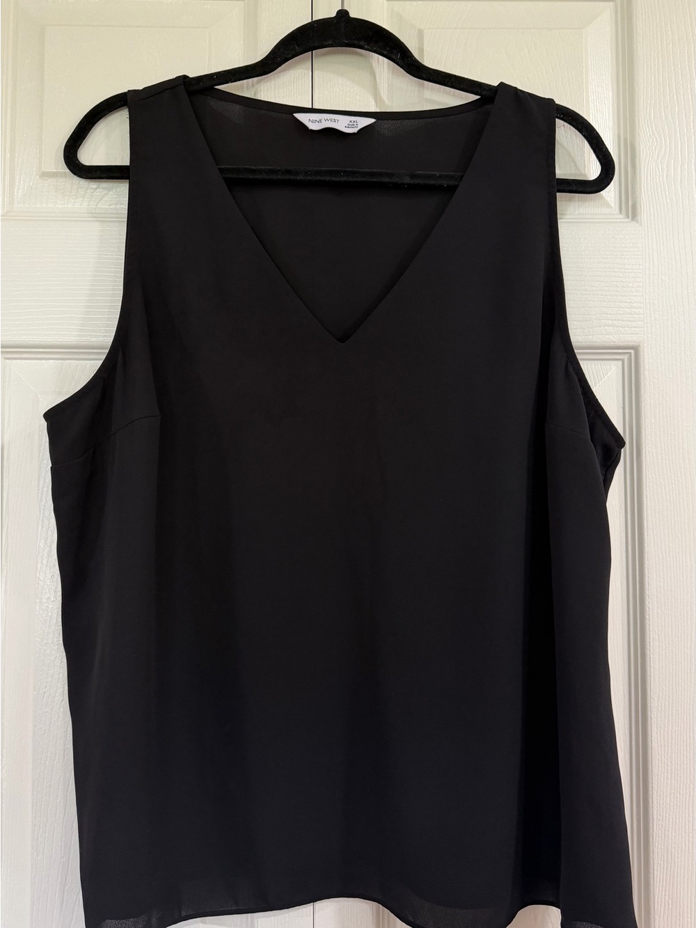 Nine West Black V-Neck Sleeveless Camisole